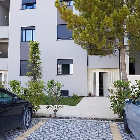 Semesterbostad Idi's Valamar *